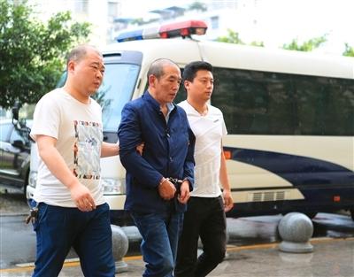 眉山男子杀人潜逃16年 在外调配火锅年入200万