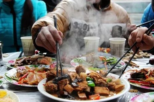 上班好还是做生意好？做餐饮生意怎么起步？