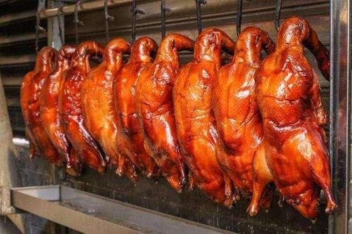 成都烤鸭哪里学，脆片烤鸭技术在哪里可以学习？