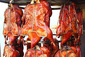 商用脆皮烤鸭的做法和配方，包括脆皮烤鸭熬酱配方!