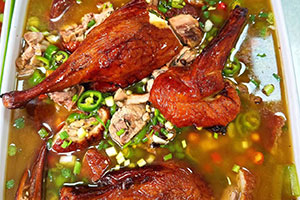 小额投资开店选择冒菜培训怎样，创业做冒菜冒烤鸭生意如何？