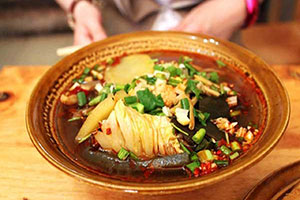 成都哪里学正宗冒菜多少钱，学冒菜多少学费？