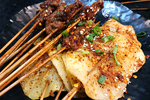 马上六月毕业,想开个烧烤店,到底是该开店做烧烤也是安心找工作,烧烤行业也不太了解,很困惑?