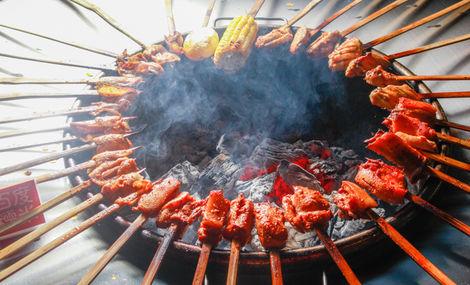 成都火盆烧烤技术培训学校提醒您,户外火盆烧烤尽量别喝啤酒？