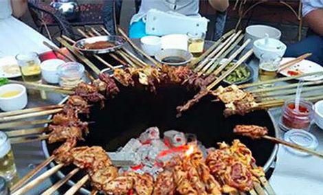 跟着我们学火盆烧烤技术烤出色香味俱全的西昌烧烤