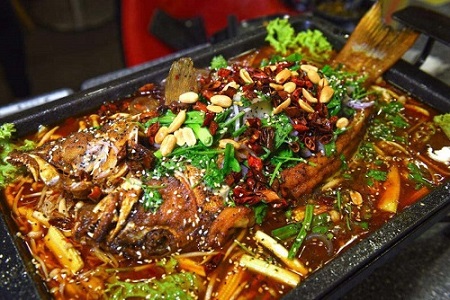 成都万州烤鱼培训教你制做家庭版川味烤鱼
