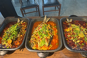 特色的制做方式让万州烤鱼也弥漫特点