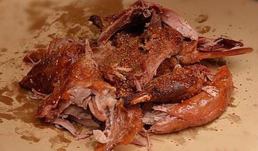 铁板烤鸭和手撕鸭的不同在哪里?