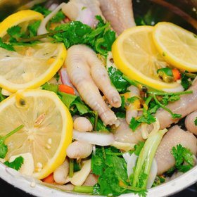 成都哪里有靠谱正宗的柠檬鸡爪做法培训?