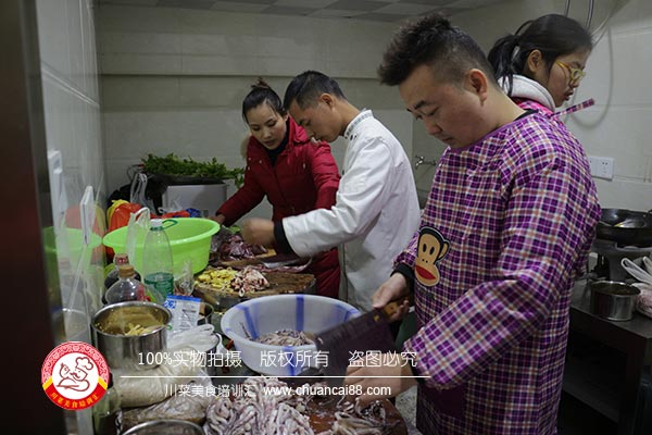 串串店面学员开业老师现场帮扶